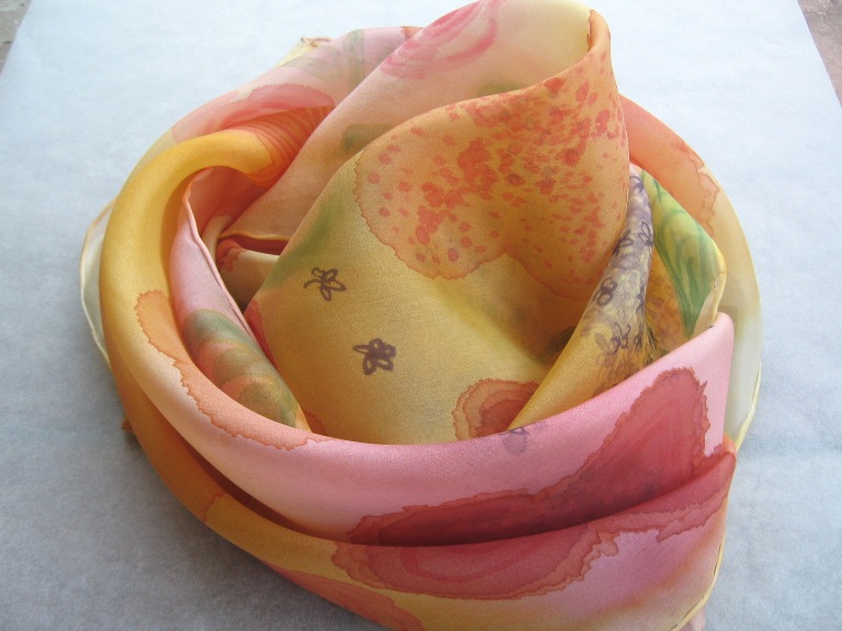 Ručně malovaná hedvábná šála, květiny