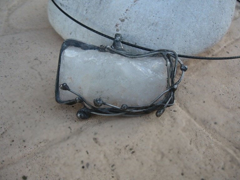 Originální přívěsek, šperk Křišťálová hora