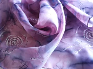 Letní hedvábný šátek- Fialkové variace