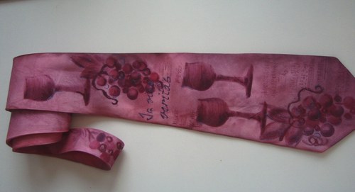 Originální červená kravata pro vinaře  