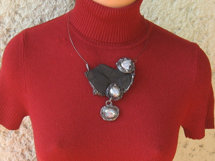 Originální náhrdelník, šperk z haldy Emy