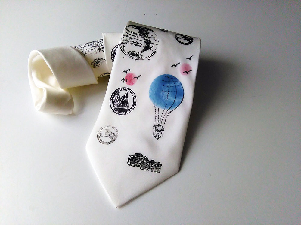 Originální kravata pro cestovatele