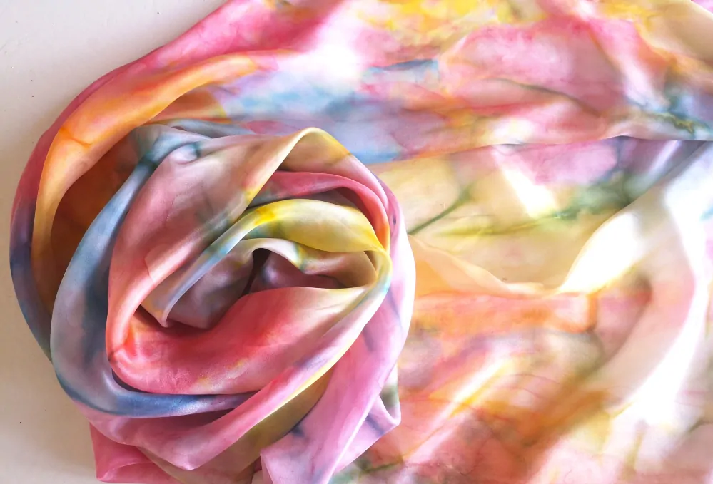 Hedvábné pareo - v ženské energii