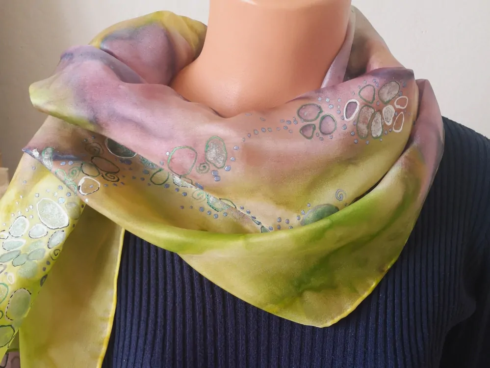 Hedvábná společenská šála - Mechová pěšinka