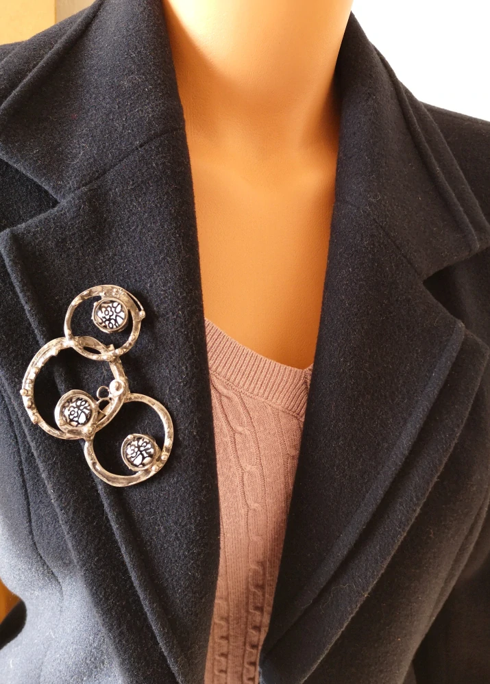 Originální autorská brož - Kroužení