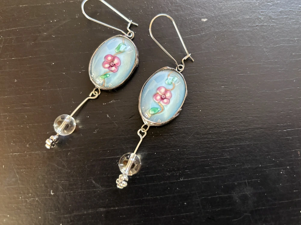 Cínované náušnice -fialová perleť