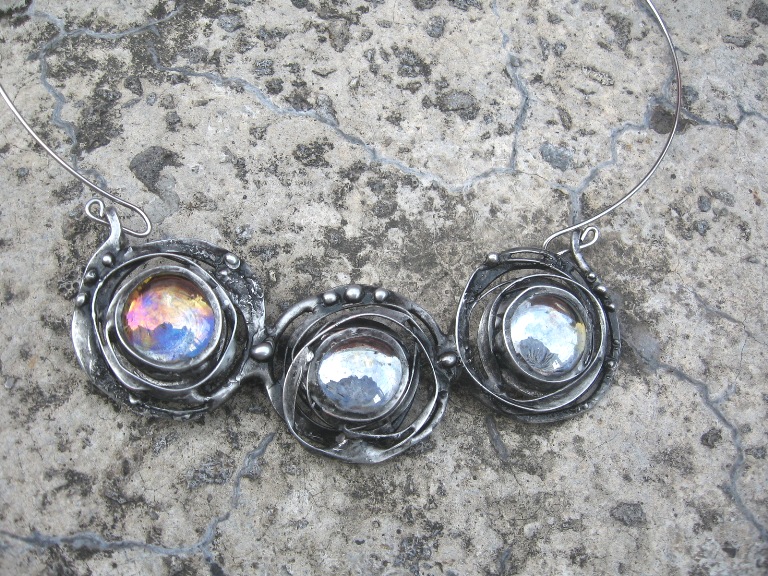 Cínovaný šperk Tiffany, originální náhrdelník Jezírka 2