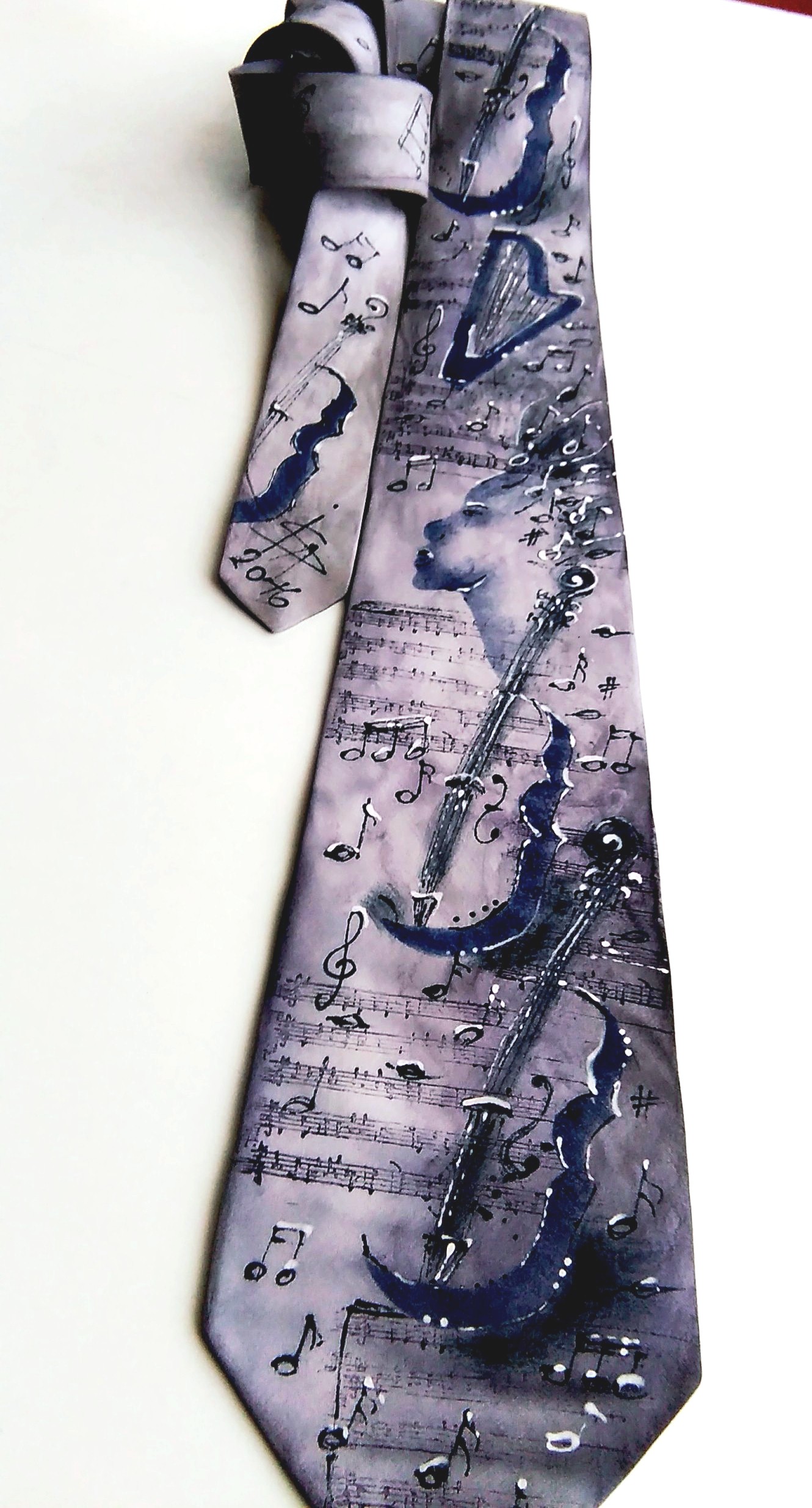 Originální kravata,hudební motiv, šedo-fialová