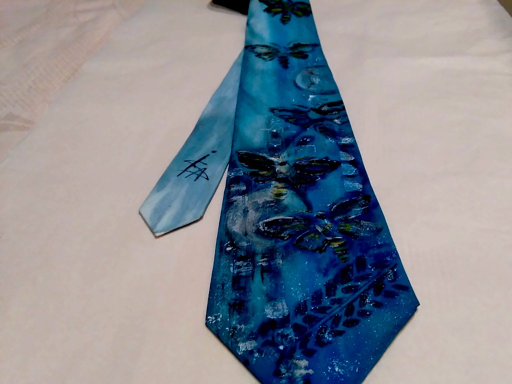 Hedvábná kravata - Let můry