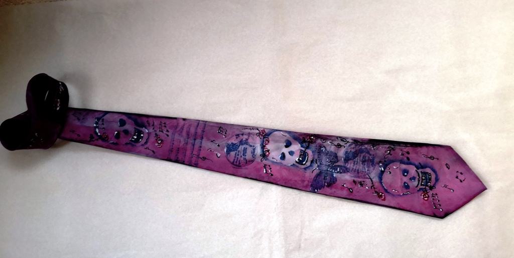 Originální kravata,Apokalypsa v červené