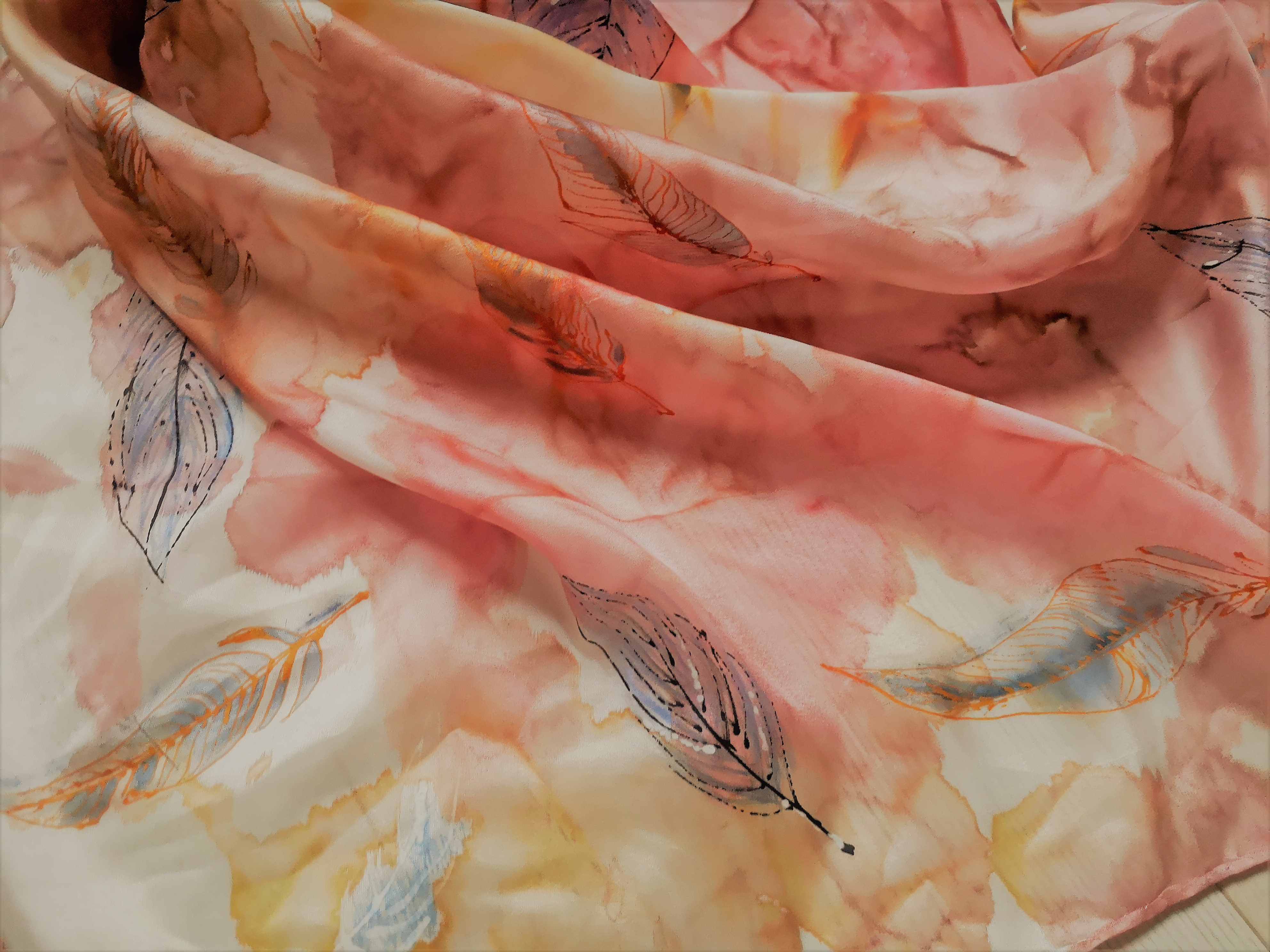 Hedvábná šála - Život jako peříčko