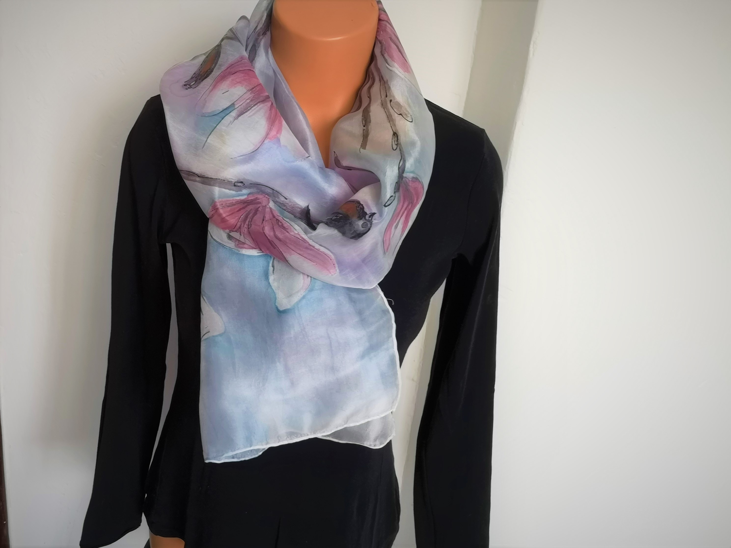 Ručně malovaný hedvábný šál Magnolie a ptáci