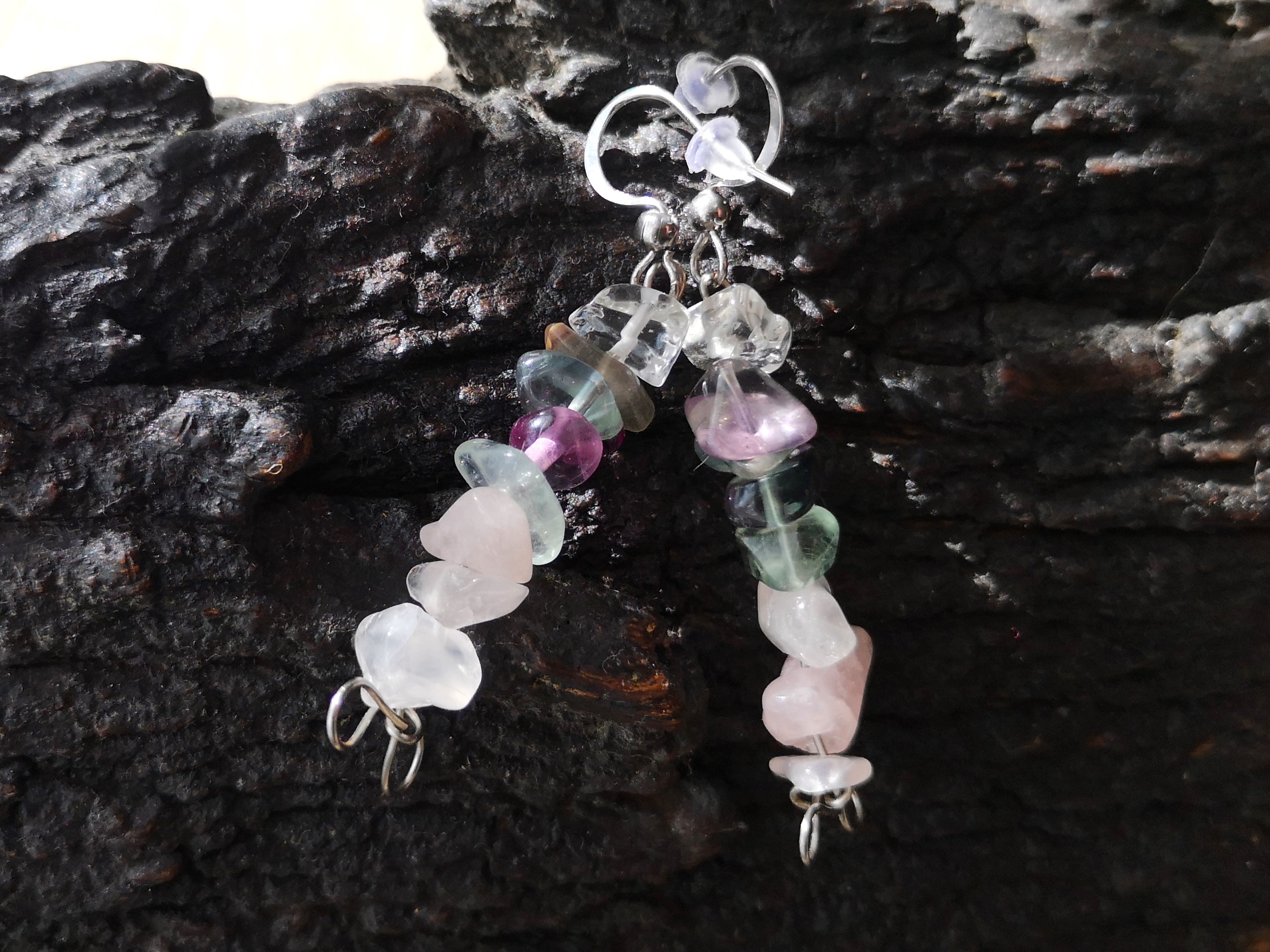 Tepaná ocel, náušnice s flouritem