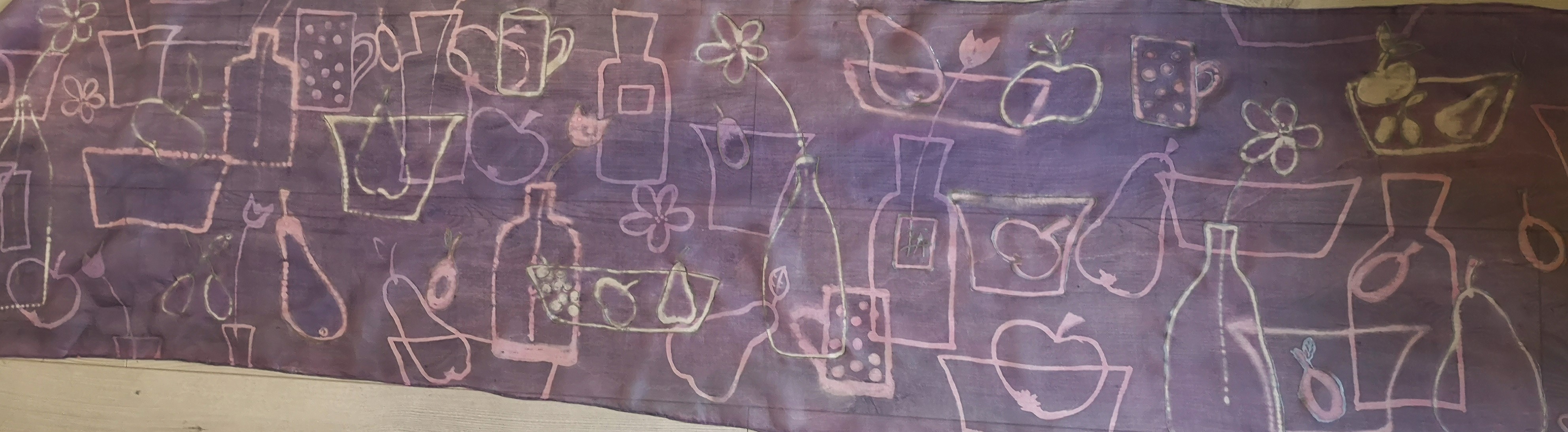 Originální hedvábná šála - Zátiší v pološeru