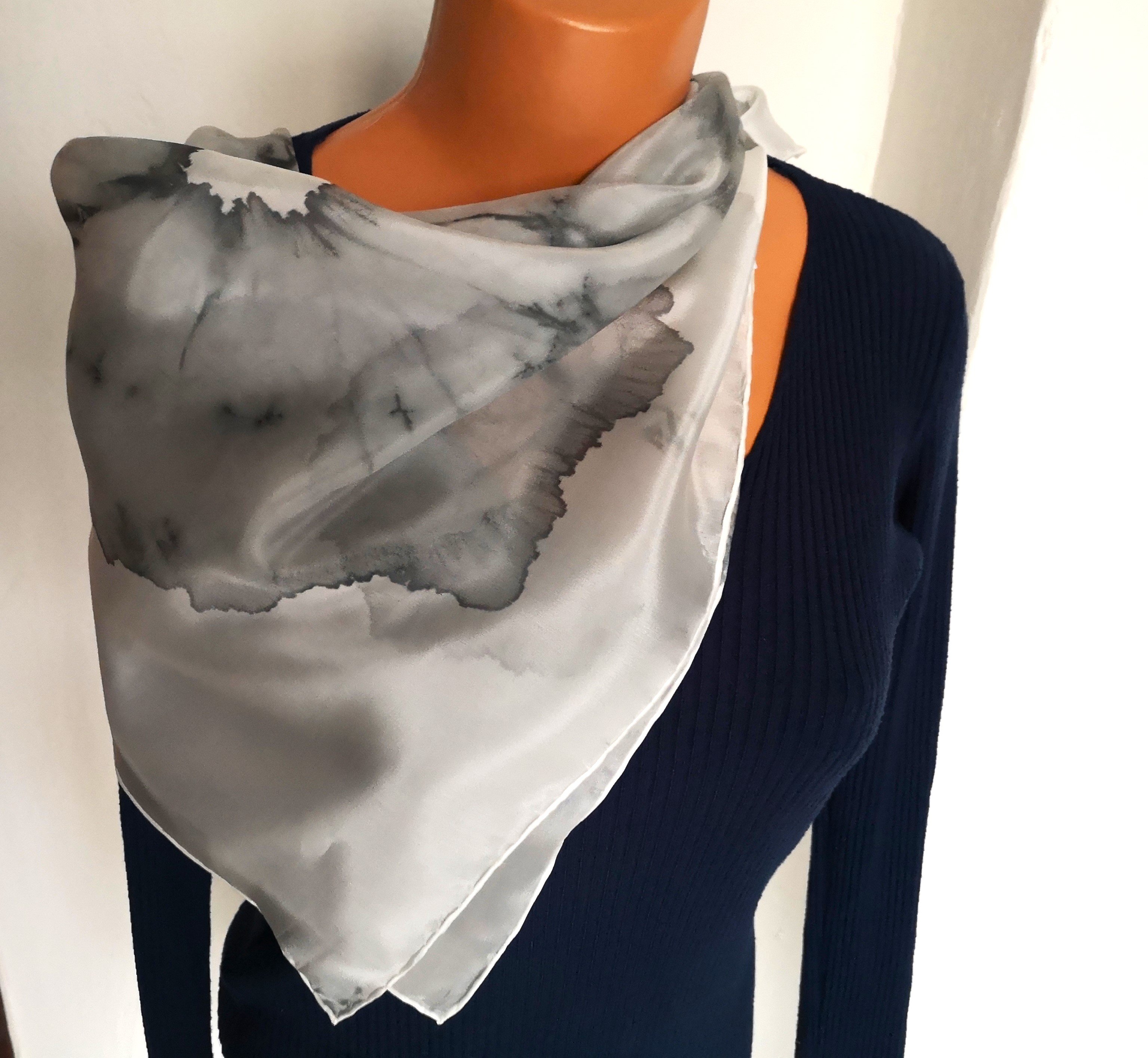 Malý dárek, barevný šátek do košile 3