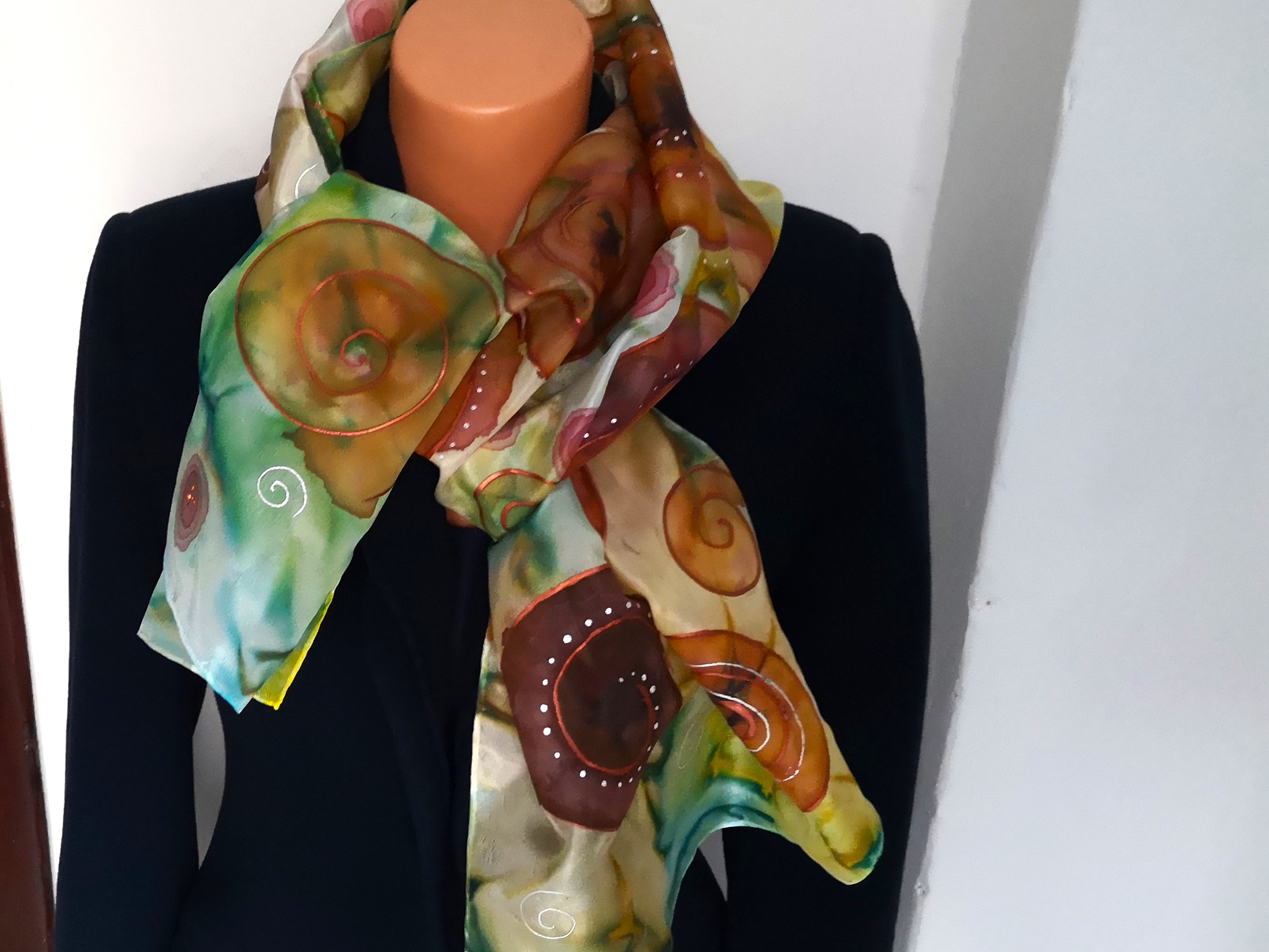 Hedvábná šála Na spirále