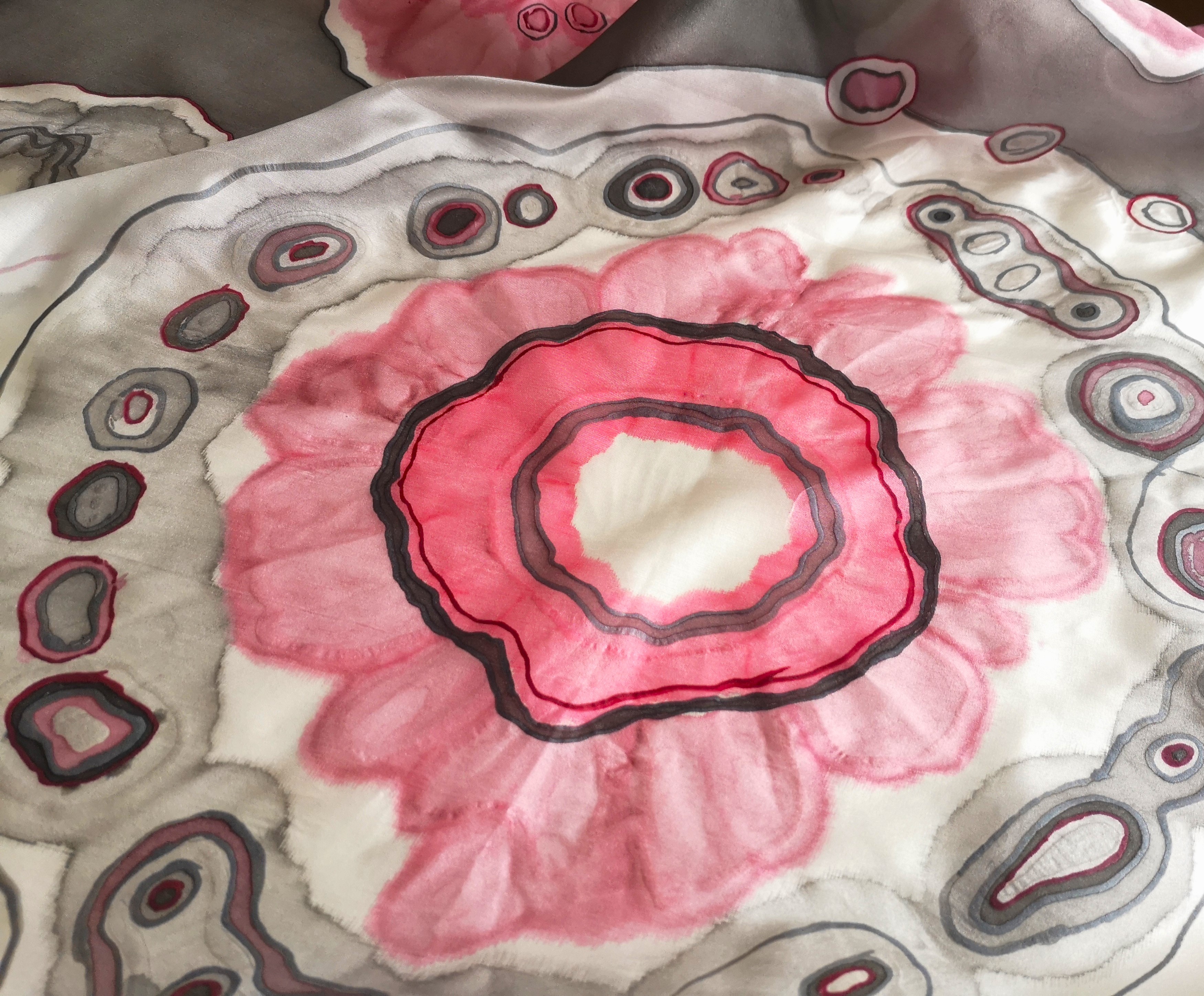 Hedvábný šátek - Energie ve vínové 