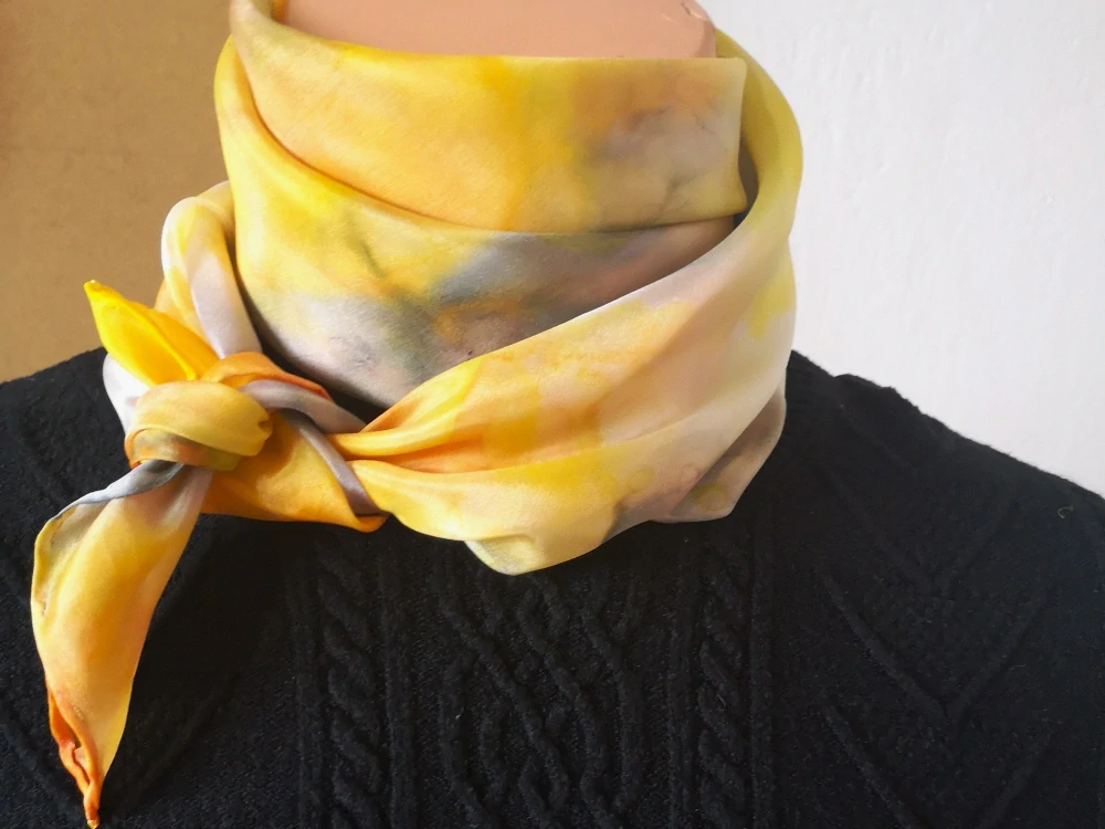 Hedvábný šátek - Slunečný den