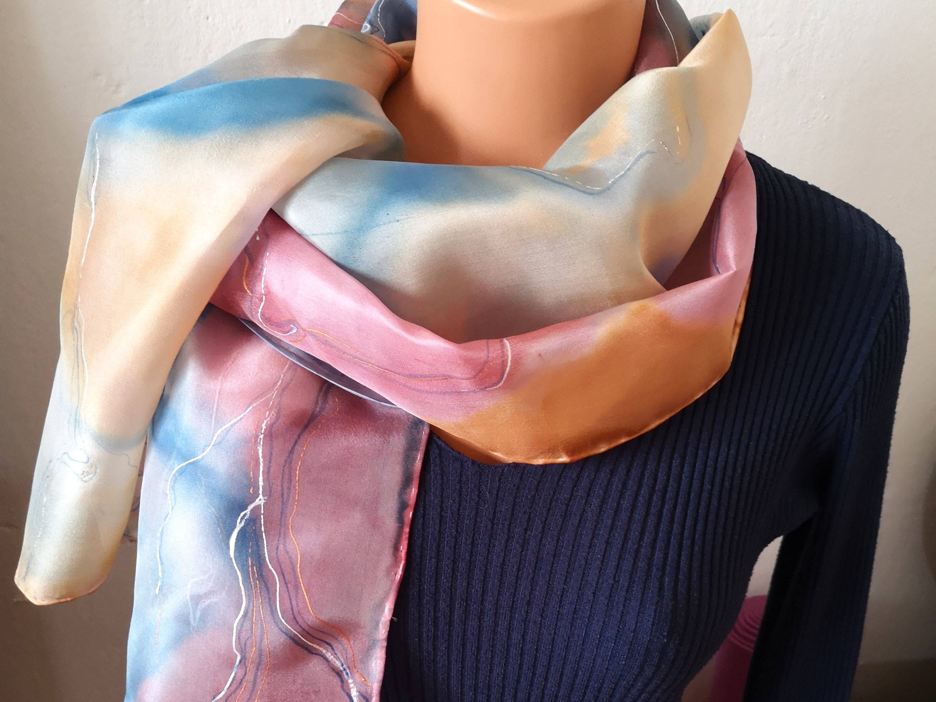 Hedvábný šál - Jemná linka