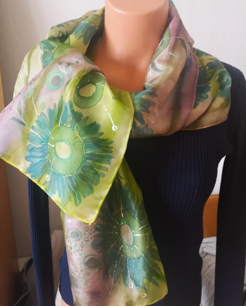 Hedvábná společenská šála - Letní snění v zahradě