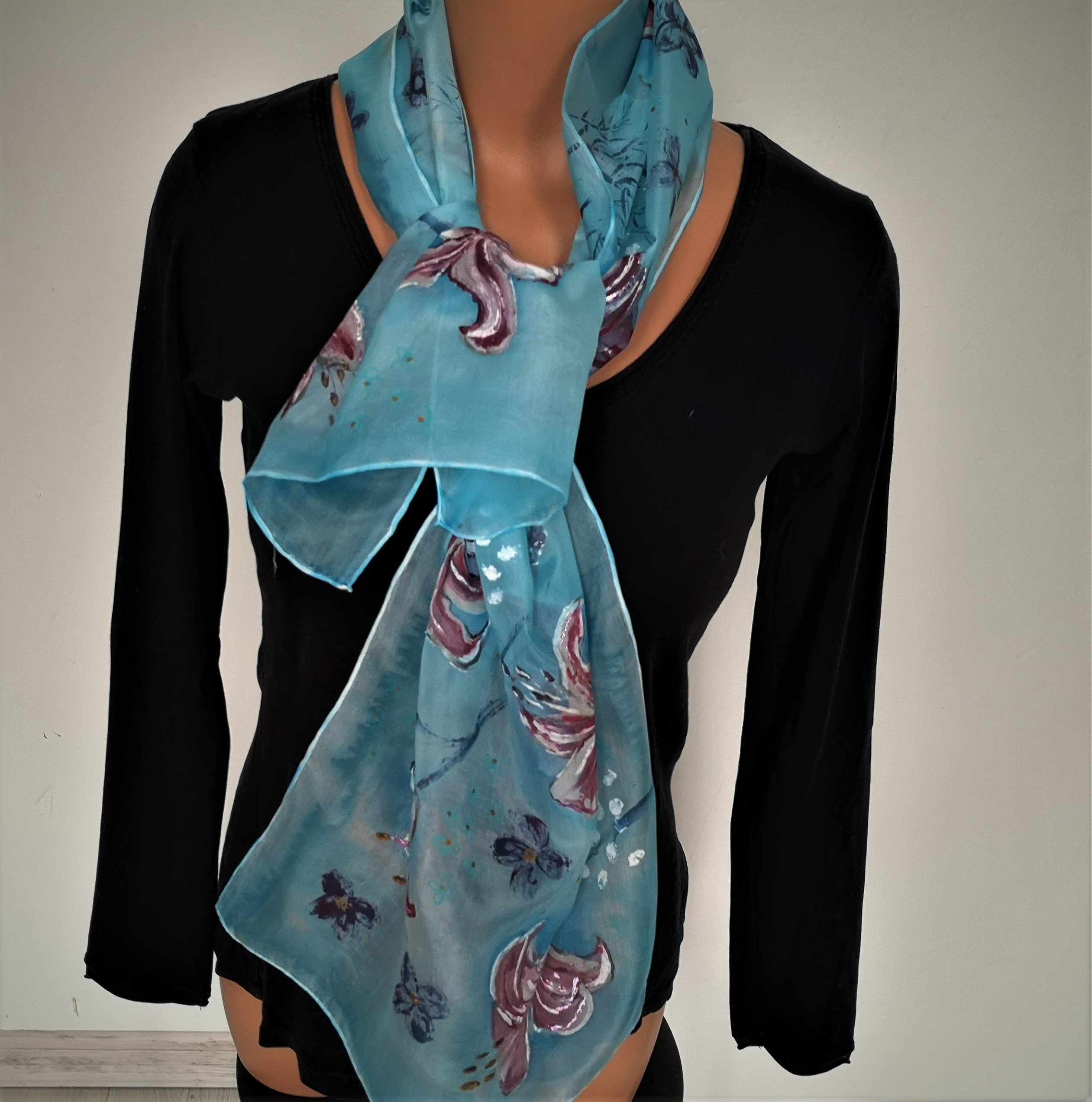 Originální hedvábný šál - Liliová