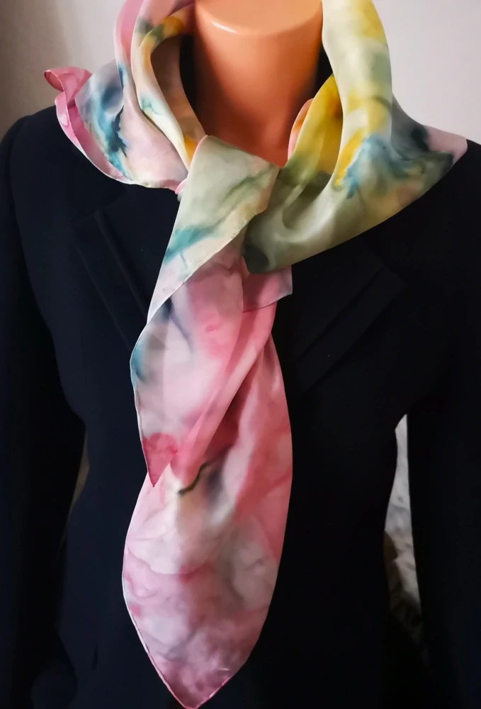 Hedvábný šátek - Slunečná
